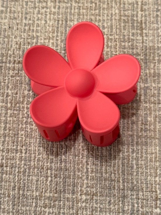 Emi Jay Accessories - Emi Jay Flower Claw Clip - Pink